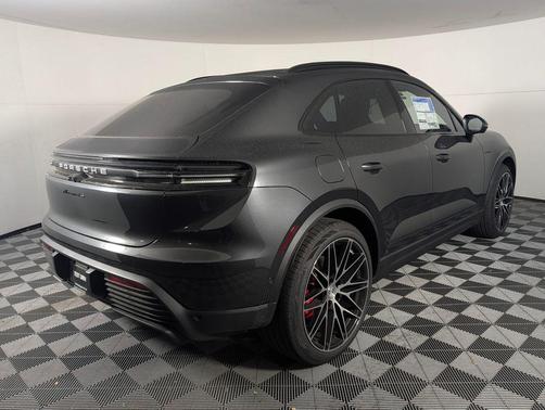 2026 Porsche Macan 4S