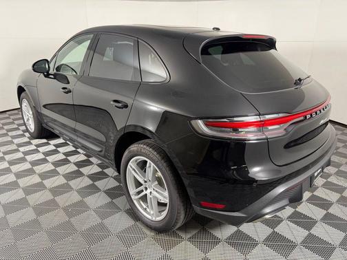 2025 Porsche Macan T