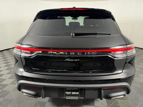 2025 Porsche Macan T