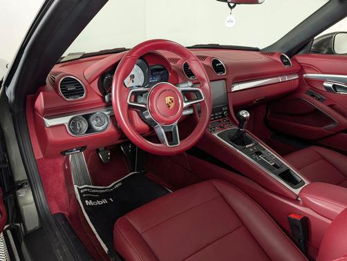 2024 Porsche 718 Boxster S