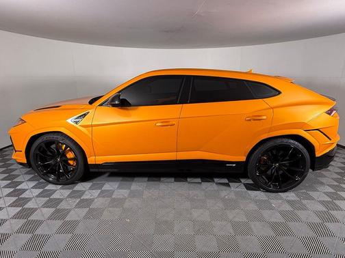 2024 Lamborghini Urus S