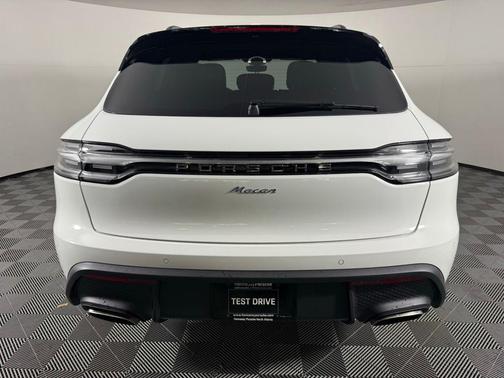 2025 Porsche Macan 2.0T