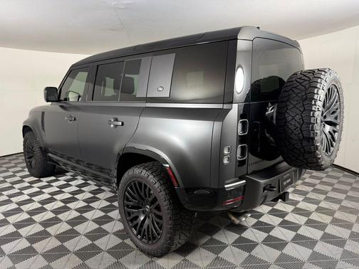 2024 Land Rover Defender 110 P525 Carpathian Edition