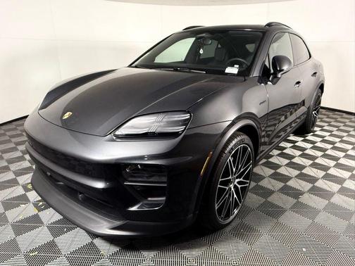 2025 Porsche Macan RWD