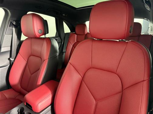 2025 Porsche Macan 2.0T