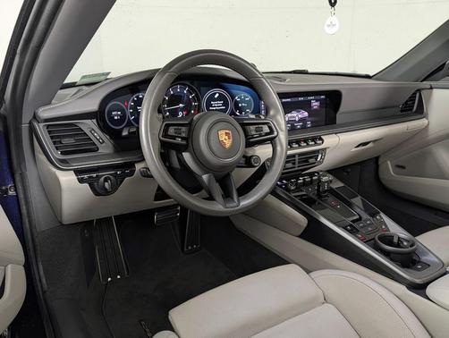 2020 Porsche 911 Carrera 4S Cabriolet