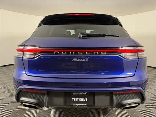2024 Porsche Macan Base