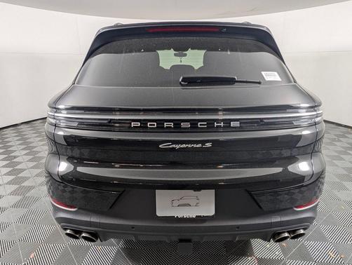 2025 Porsche Cayenne S