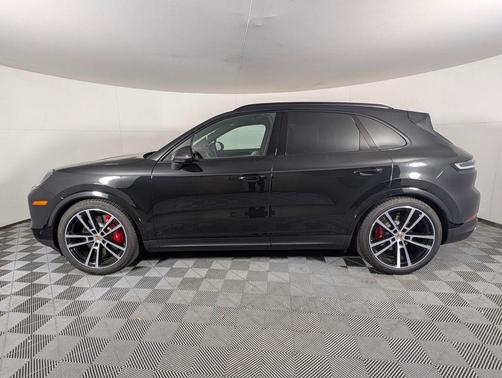 2025 Porsche Cayenne S