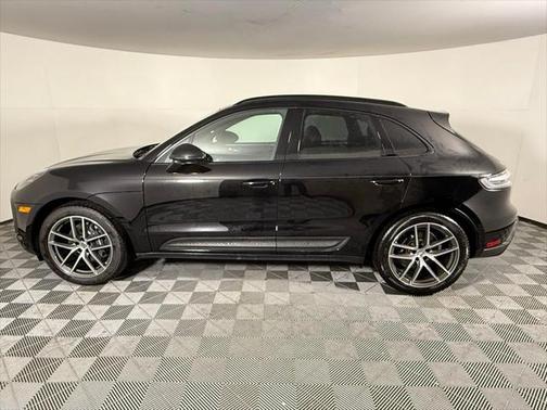 2024 Porsche Macan Base