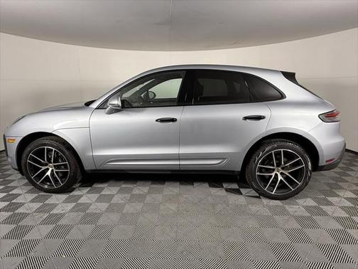 2023 Porsche Macan Base
