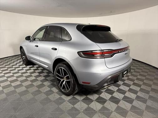 2023 Porsche Macan Base