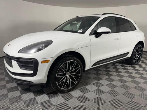 2026 Porsche Macan 