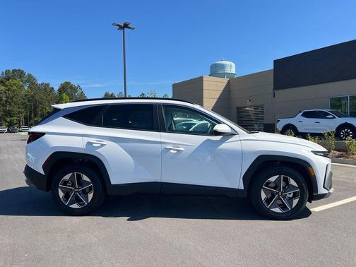 White Pearl 2026 Hyundai TUCSON SEL