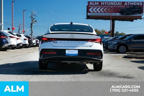 2025 Hyundai ELANTRA SEL Sport