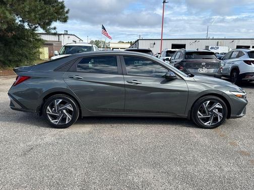 2025 Hyundai ELANTRA HEV SEL Sport