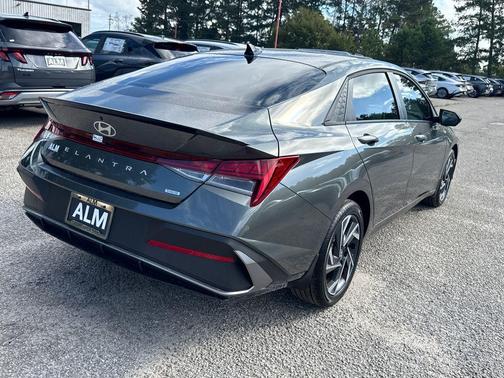 2025 Hyundai ELANTRA HEV SEL Sport