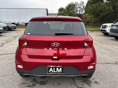 2025 Hyundai VENUE SE