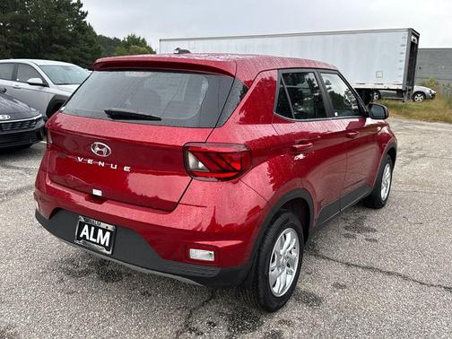 2025 Hyundai VENUE SE