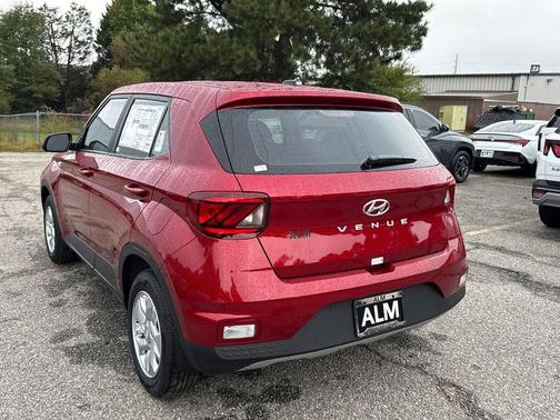 2025 Hyundai VENUE SE