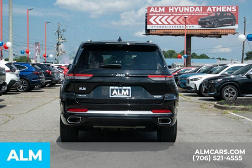 2022 Jeep Grand Cherokee Summit