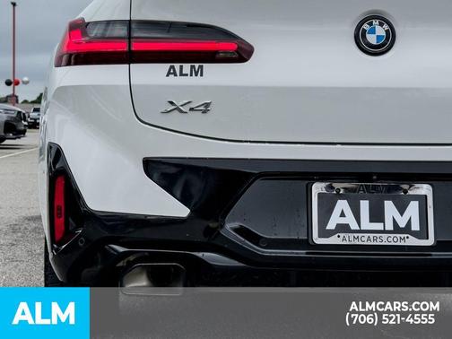 White 2023 BMW X4 xDrive30i