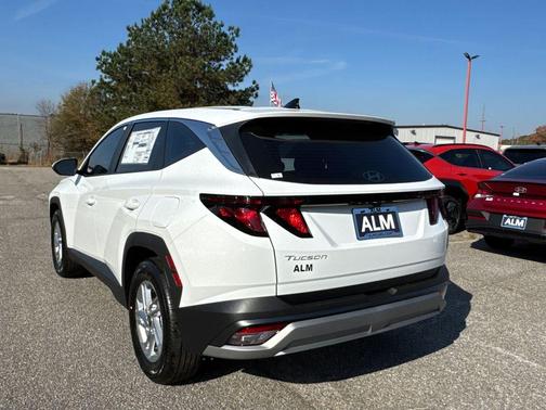 2026 Hyundai TUCSON SE