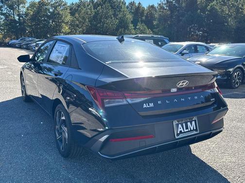 2025 Hyundai ELANTRA HEV SEL Sport