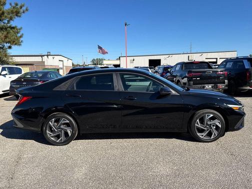 2025 Hyundai ELANTRA HEV SEL Sport