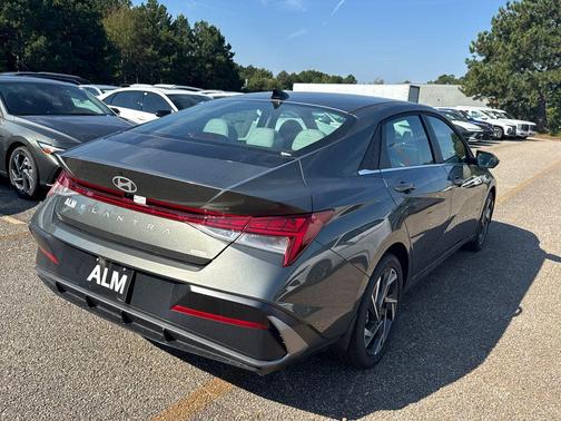 2025 Hyundai ELANTRA HEV Limited