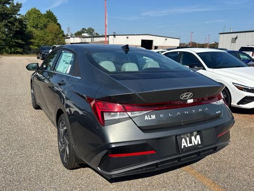 2025 Hyundai ELANTRA HEV Limited