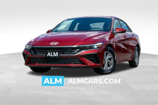 2024 Hyundai ELANTRA SE