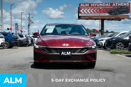 2024 Hyundai ELANTRA SE
