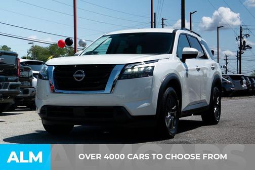 2024 Nissan Pathfinder SV