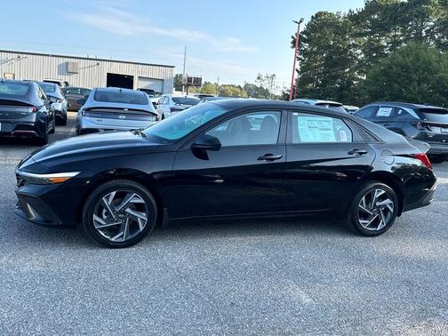 2025 Hyundai ELANTRA HEV SEL Sport