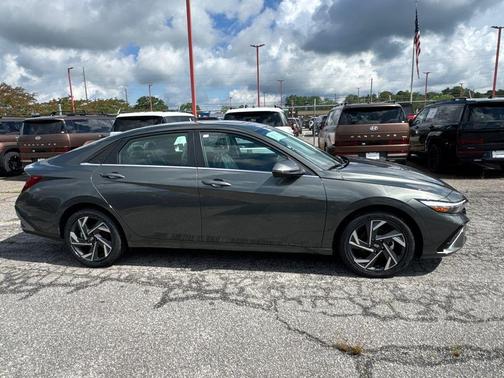 2025 Hyundai ELANTRA HEV Limited