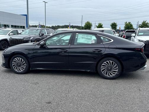 2025 Hyundai SONATA Hybrid SEL