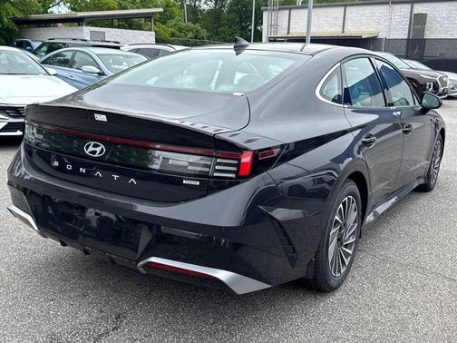 2025 Hyundai SONATA Hybrid SEL