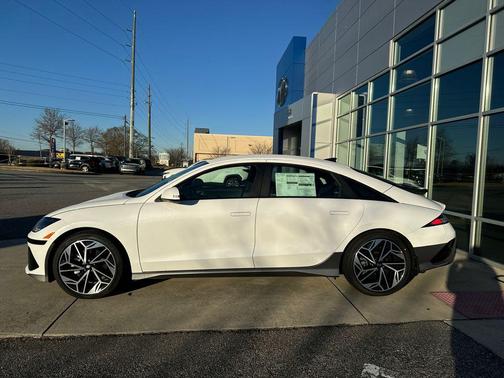 2025 Hyundai IONIQ 6 SEL