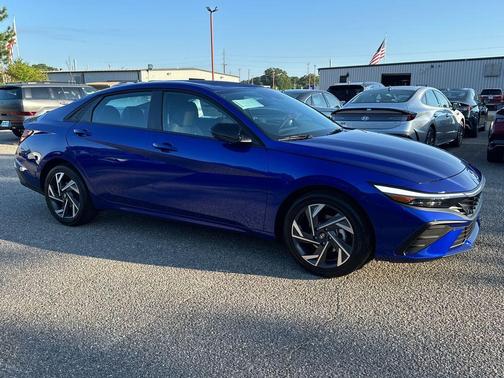 2025 Hyundai ELANTRA SEL Sport