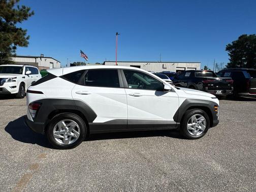2026 Hyundai KONA SE