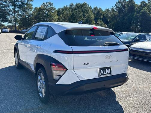 2026 Hyundai KONA SE