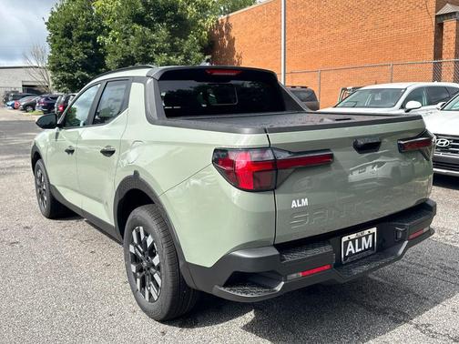 2025 Hyundai SANTA CRUZ SEL Activity