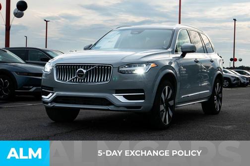 2024 Volvo XC90 Recharge Plug-In Hybrid T8 Plus Bright Theme 7 Passenger