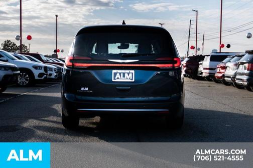 2023 Chrysler Pacifica Touring-L