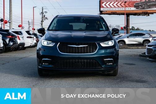 2023 Chrysler Pacifica Touring-L