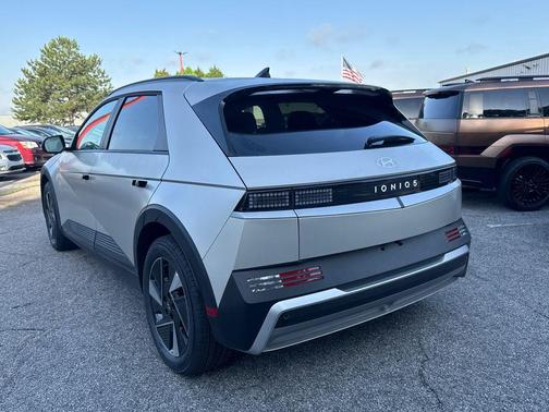 2025 Hyundai IONIQ 5 SEL