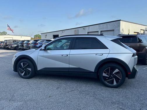 2025 Hyundai IONIQ 5 SEL