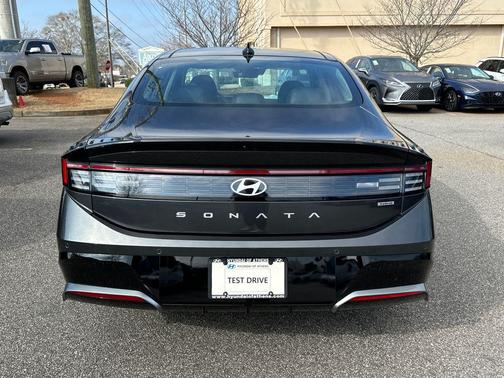 2025 Hyundai SONATA Hybrid Limited