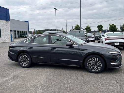 2025 Hyundai SONATA Hybrid Limited
